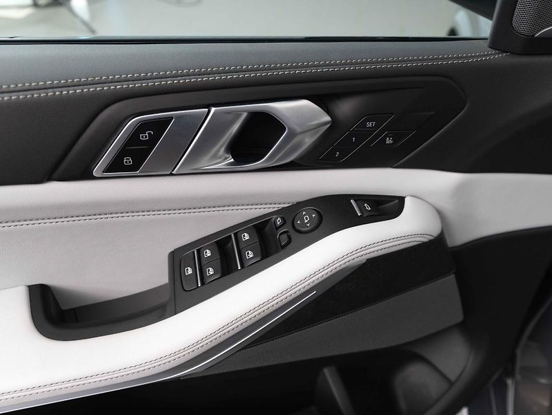 BMW X5 xDrive30d - fotka 17 z 22