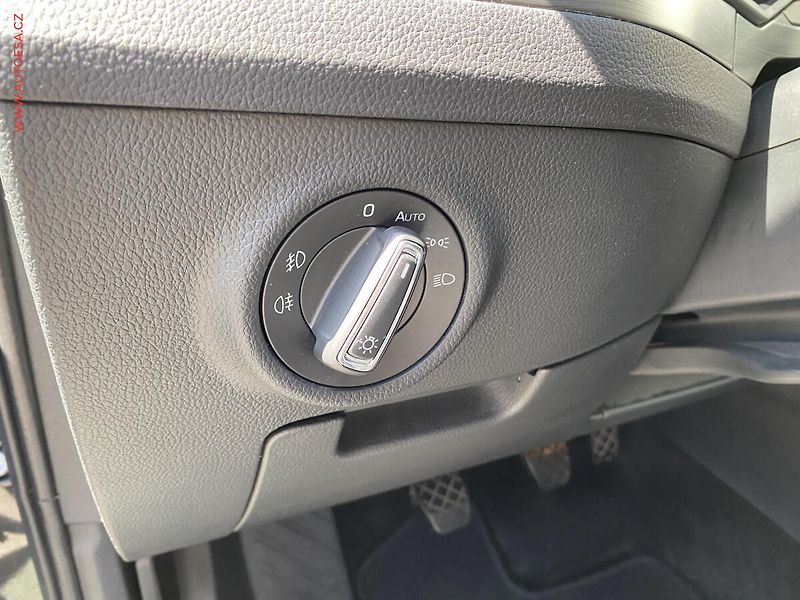 Škoda Superb (2019) 1.5 TSi, Style, bixen, navi - fotka 16 z 19