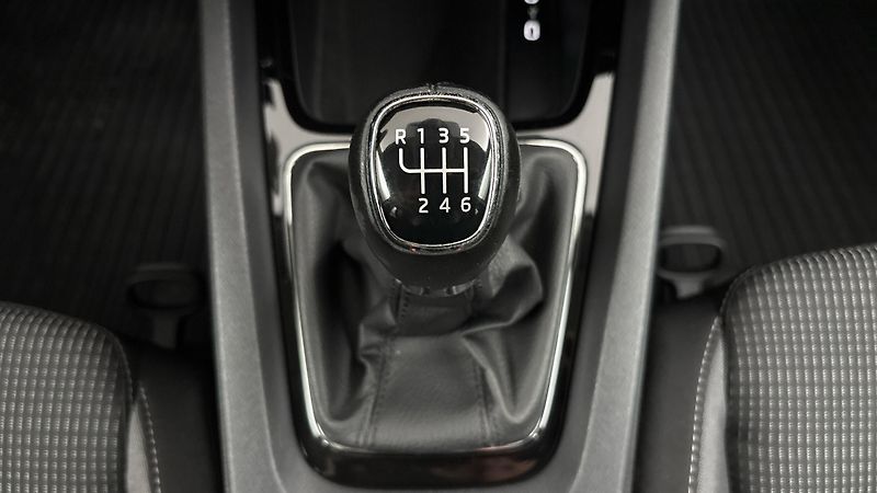 Škoda Octavia 2.0 TDI Ambition Combi - fotka 22 z 24