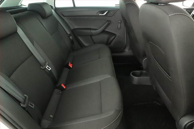 Škoda Rapid (2014) Spaceback 1.6 TDI - fotka 7 z 13