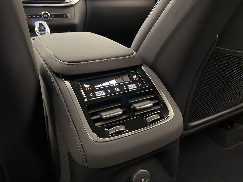 Volvo XC90 (2026) T8 AWD RECHARGE BRIGHT PLUS 7m - fotka 71 z 72