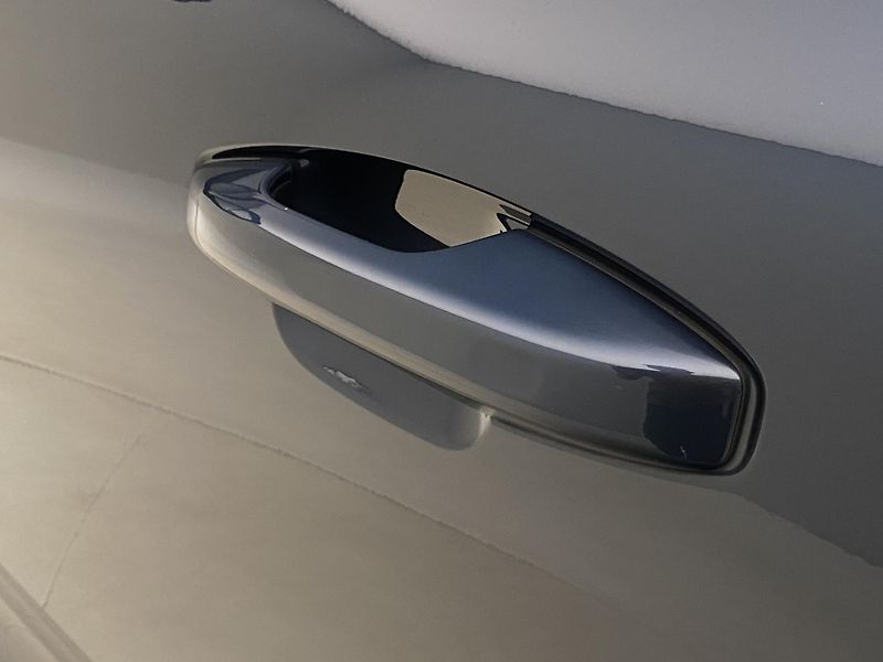 Volvo XC40 B4 AWD INSCRIPTION REZERVACE - fotka 33 z 42