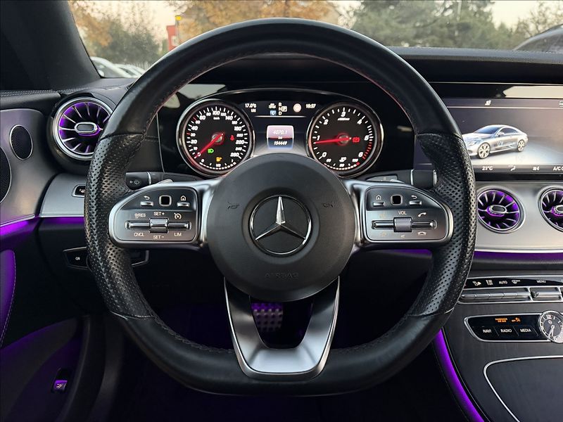 Mercedes-Benz Třídy E 220d AMG 4Matic - fotka 12 z 26