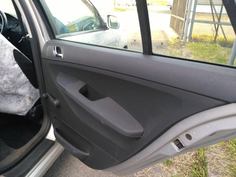 Škoda Fabia 1,2 HTP * Klima * - fotka 25 z 28
