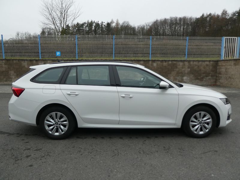 Škoda Octavia Kombi 2,0TDi 110kW automat  - fotka 2 z 15