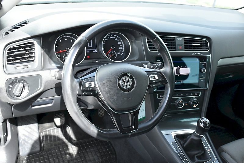 Volkswagen Golf (2020) MARATHON EDITION 1.5 TSI 96kW - fotka 15 z 32