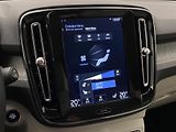 Volvo XC40 D4 AWD INSCRIPTION REZERVACE - náhled 40