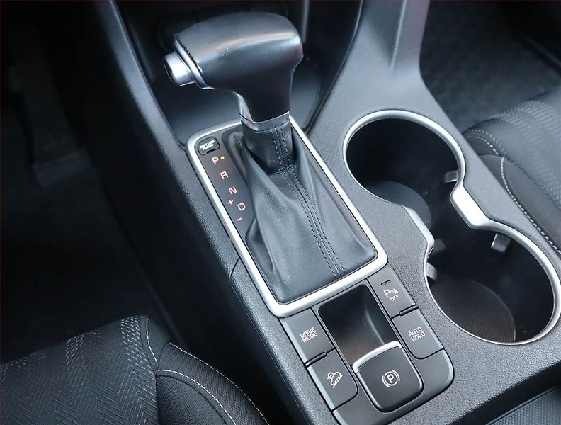 Kia Sportage (2020) 1.6 T-GDI, Automat, Serv.kniha - fotka 16 z 24