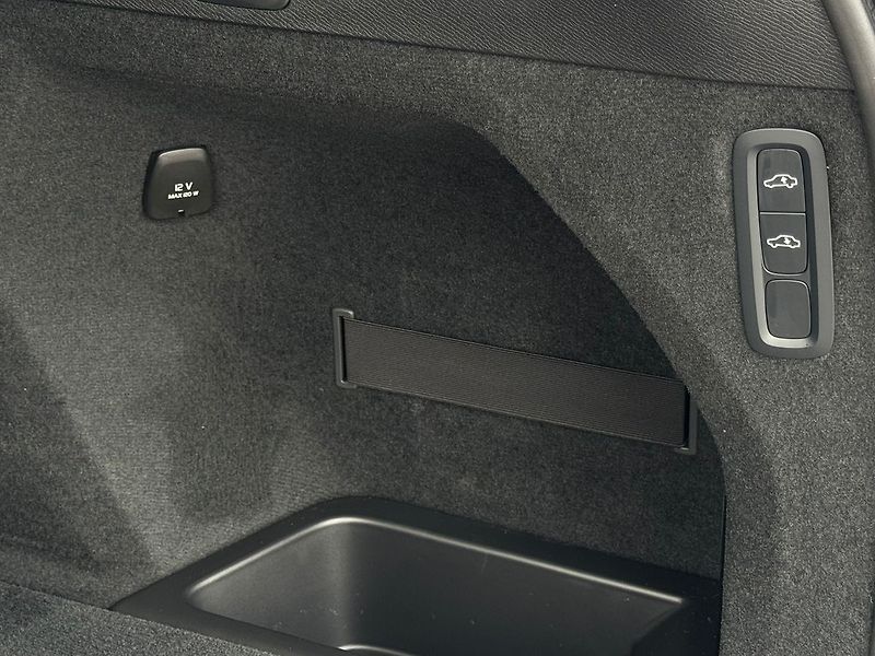 Volvo XC90 (2026) PLUS B5, VZDUCH, 360° - fotka 16 z 22