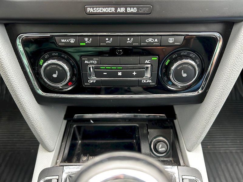 Škoda Superb (2019) Combi 2.0 TDI CR DPF 125kW MP6 - fotka 15 z 28