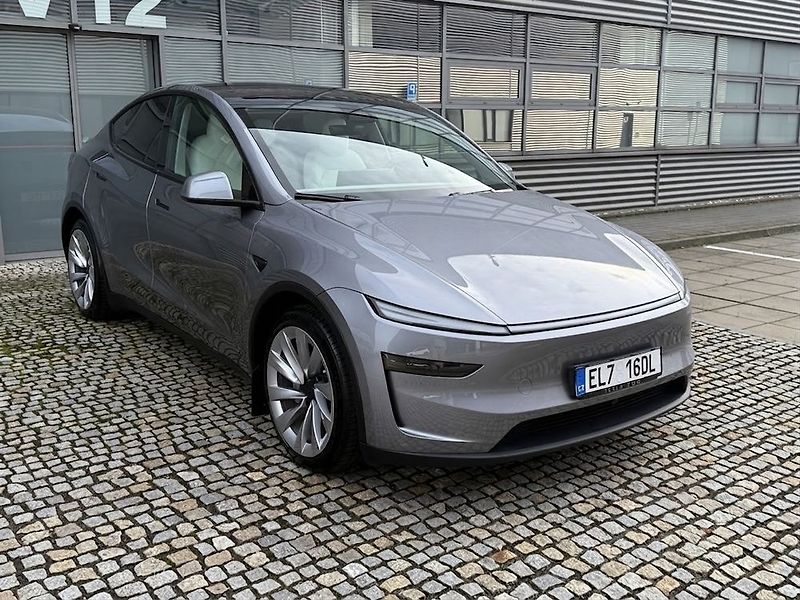 Tesla Model Y (2025) - fotka 6 z 76