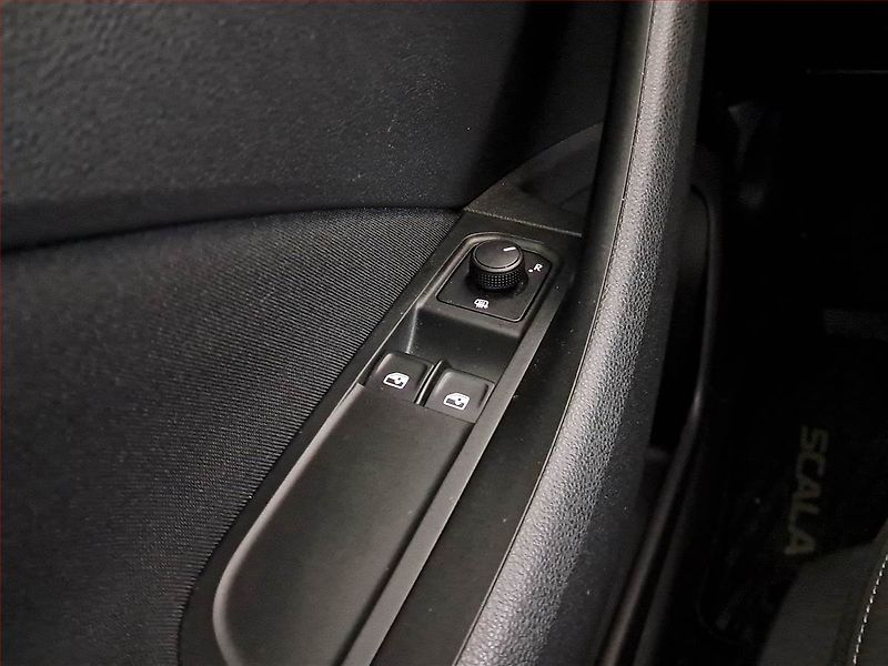 Volkswagen Golf (2018) 1.0 TSI, Tempomat - fotka 13 z 15