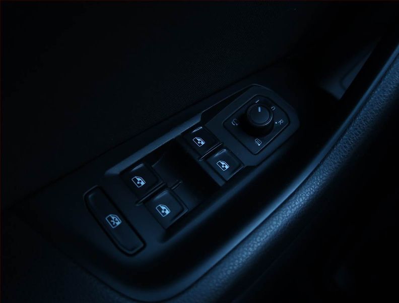 Volkswagen Passat (2021) Elegance 2.0 TDI, Automat - fotka 17 z 23