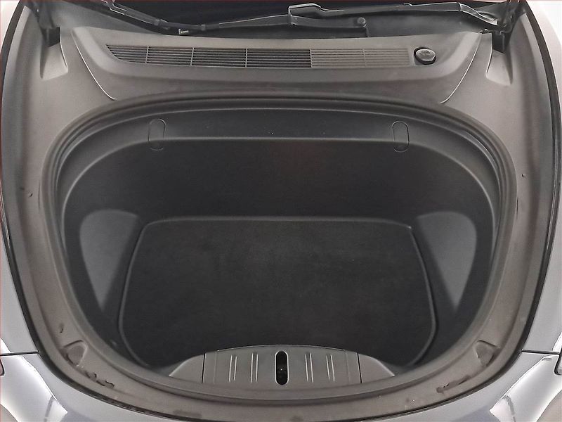 Tesla Model 3 (2019) Long Range 4WD 78kWh, SoH 83% - fotka 20 z 23