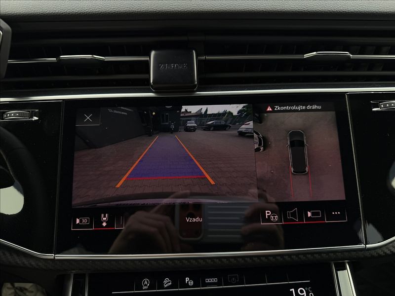 Audi Q7 50 TDI S-line Quattro - fotka 15 z 28