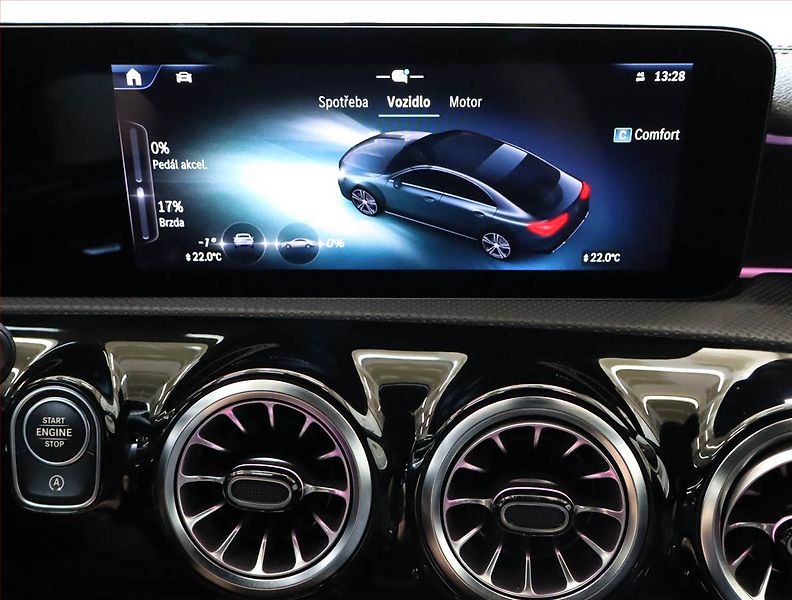 Mercedes-Benz CLA (2023) AMG Paket 200 d - fotka 20 z 27