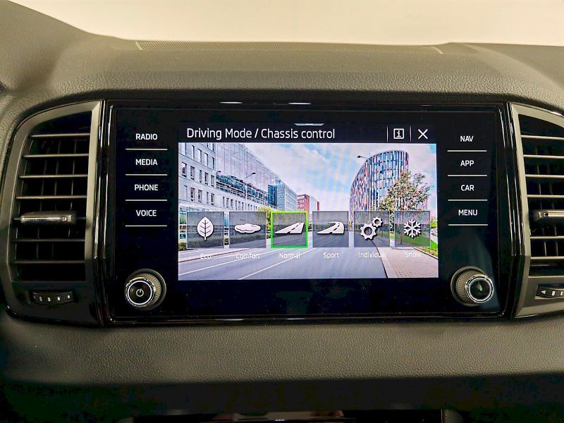 Škoda Karoq (2025) 2.0 TSI 140 kW DSG 4x4 Sportli - fotka 12 z 32