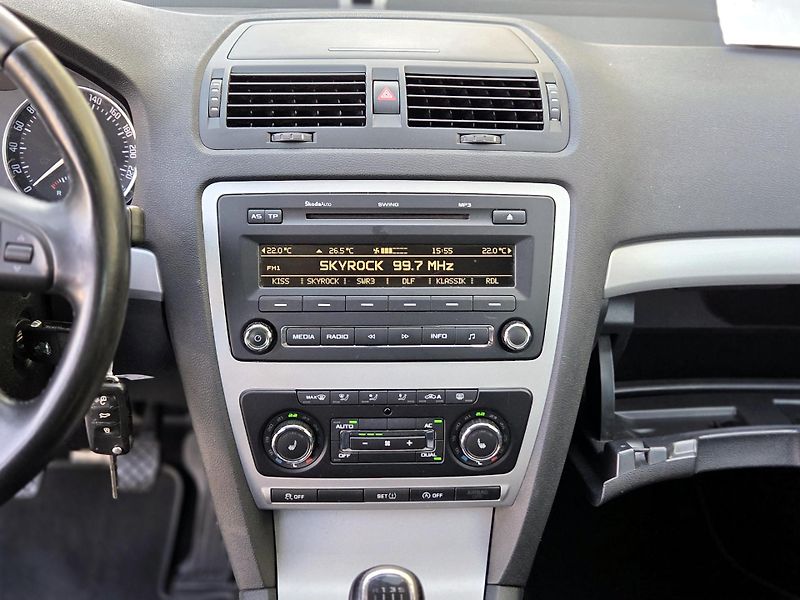 Škoda Octavia 1,4TSi 1.maj, rozvody, xenony  - fotka 34 z 43