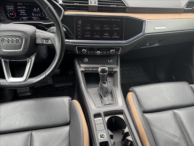 Audi Q3 2,0 40TDI quattro S tronic DPH - fotka 17 z 29