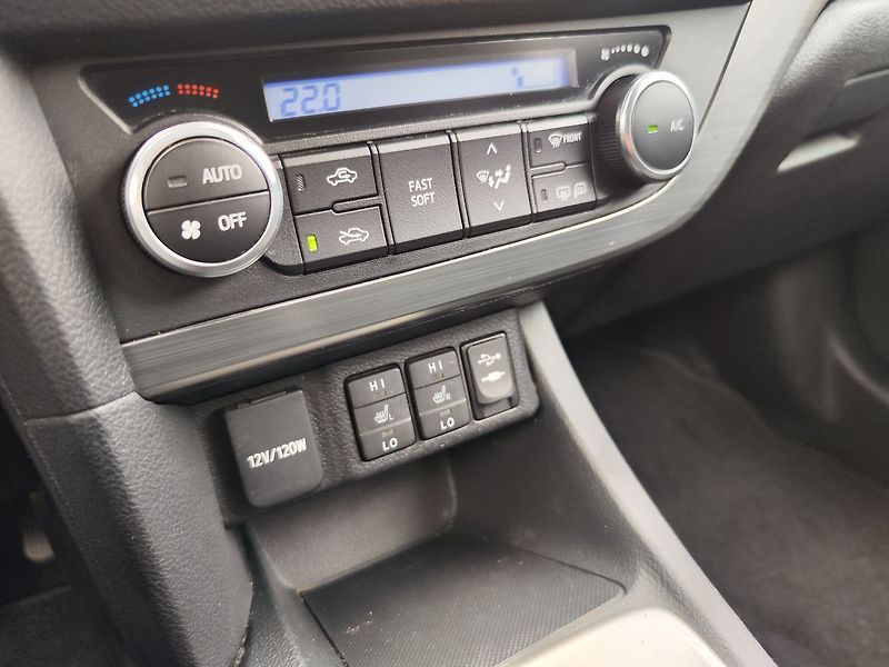 Toyota Auris 1.33 Dual VVT-i/73kW Active - fotka 18 z 28