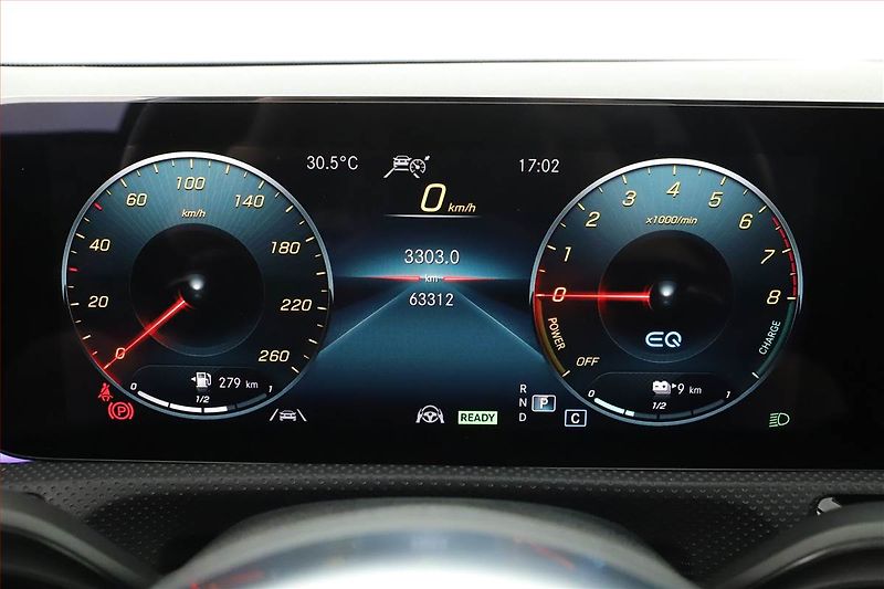 Mercedes-Benz CLA (2023) AMG Paket 250 e - fotka 8 z 29