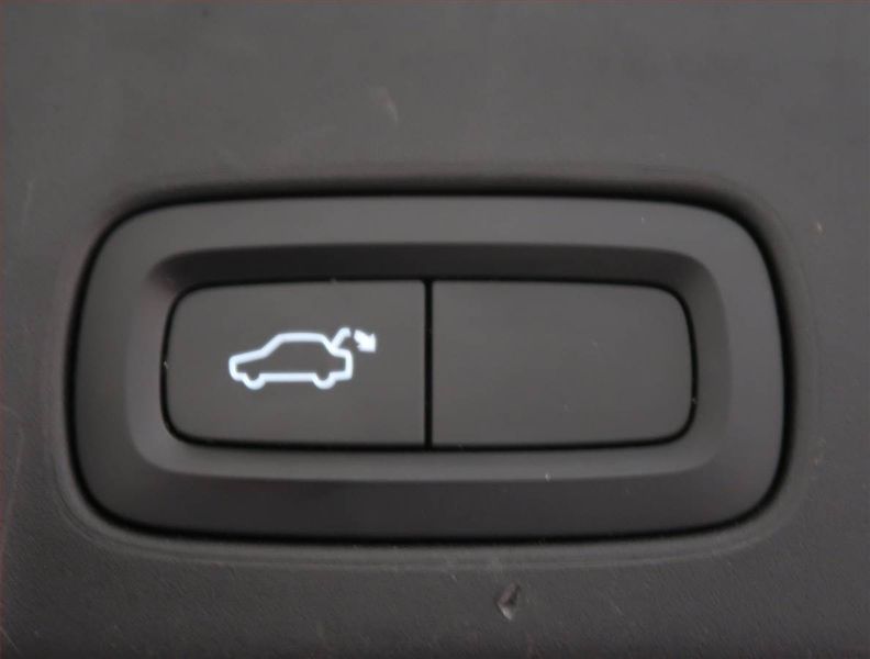 Volvo V90 (2017) Cross Country - fotka 17 z 18