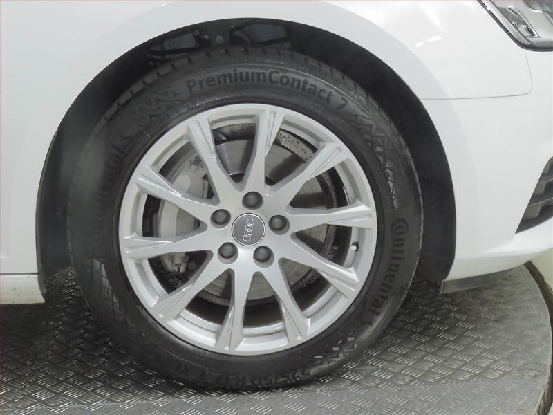 Audi A4 (2018) 2.0 TDI, Automat, Serv.kniha - fotka 15 z 24