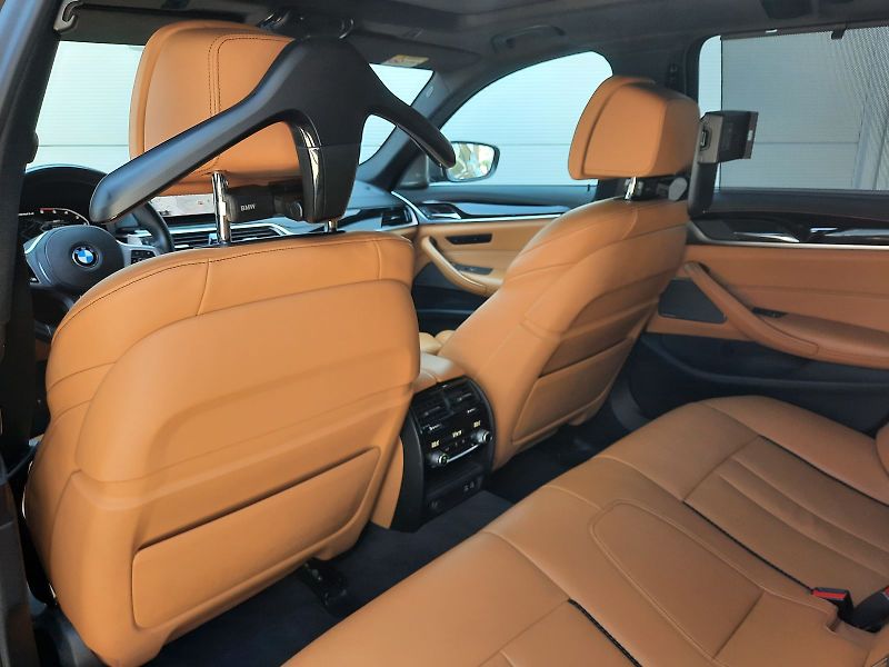 BMW Řada 5 (2020) M550d xDrive Touring - fotka 9 z 15