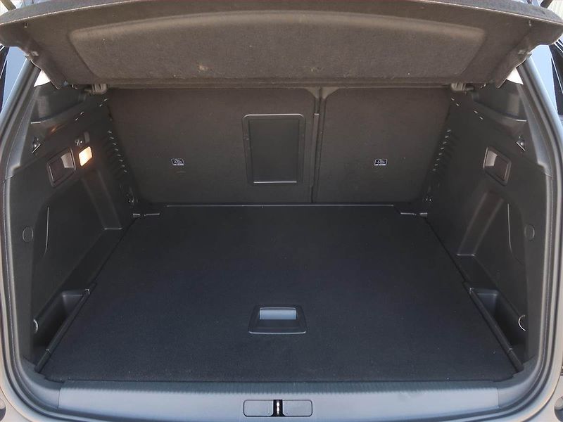Peugeot 3008 (2018) 1.6 BlueHDi, Automat - fotka 13 z 18