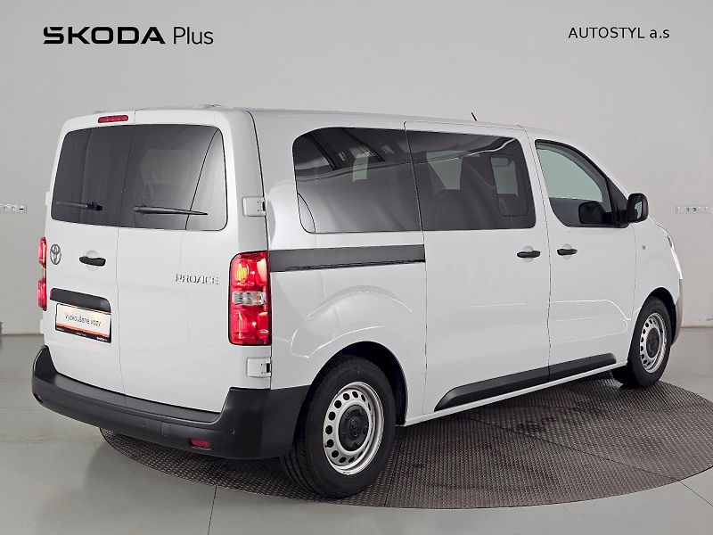 Toyota ProAce Verso (2025) 2.0D 106kW COMBI 8S - fotka 2 z 32