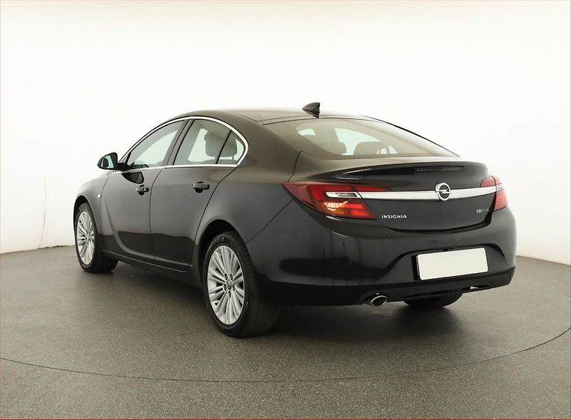 Opel Insignia (2017) 2.0 CDTI, 4X4, Automat - fotka 4 z 15
