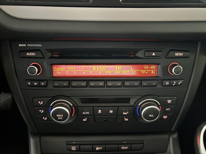 BMW X1 2,0   sDrive20i,AUTOMAT,1.MAJI - fotka 12 z 21