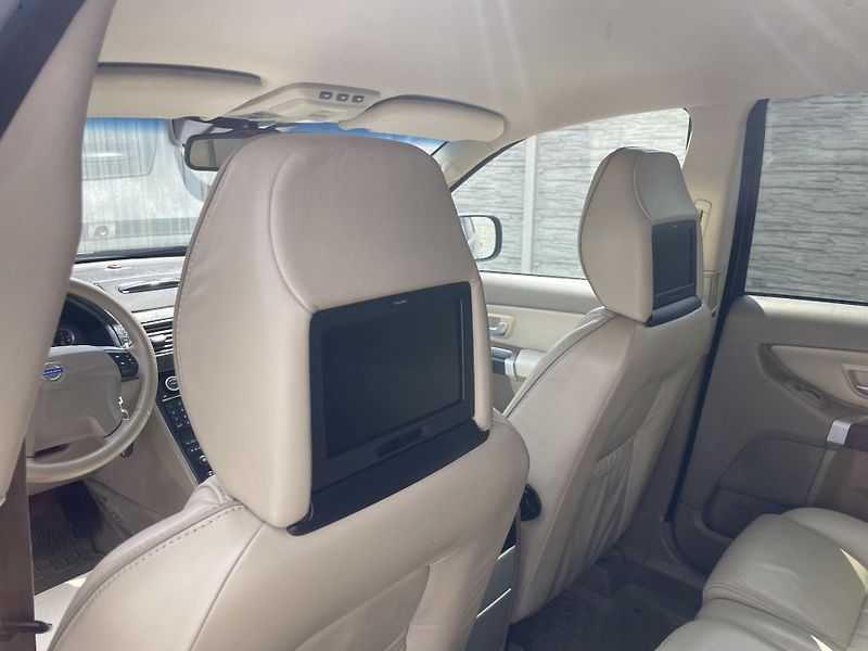 Volvo XC90 2.5TDi D5 200PS AWD R-DESIGN!! - fotka 112 z 180