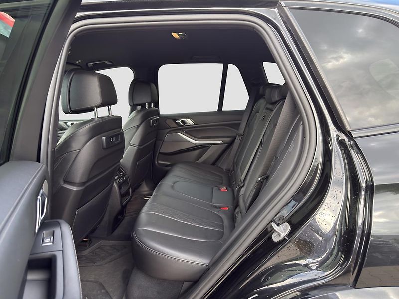 BMW X5 xDrive30d - fotka 15 z 23