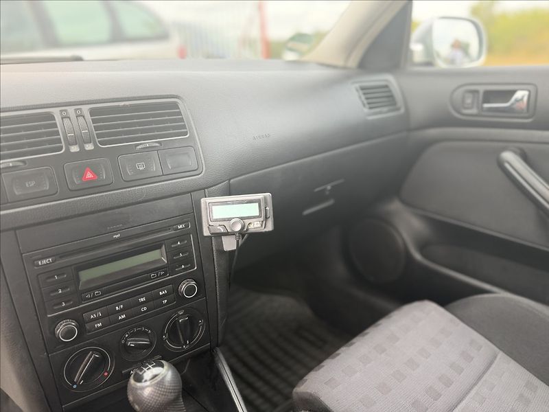 Volkswagen Golf 1,9 TDI 74kW - fotka 12 z 24
