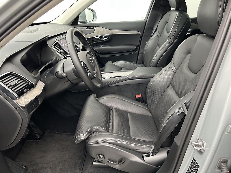 Volvo XC90 2.0  B5 4x4 Plus - fotka 11 z 30