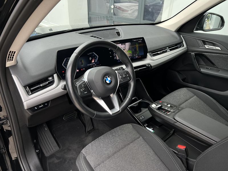 BMW X1 sDrive18i - fotka 11 z 22