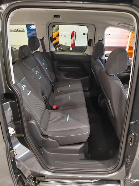 Ford Tourneo Connect (2024) 1,5 EcoBoost 110 kW/150 koní, - fotka 13 z 23