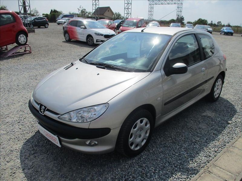 Peugeot 206 1,4 i, klima, serv.kniha, CZ - fotka 3 z 17