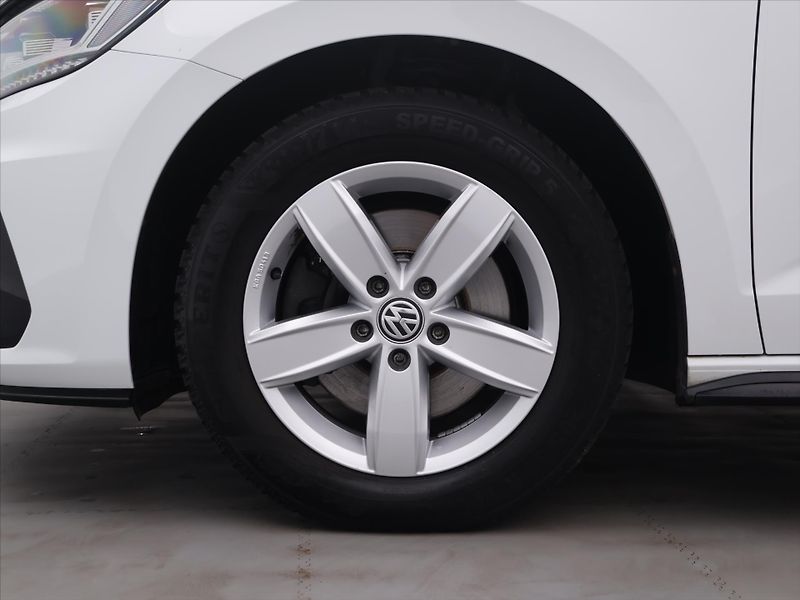 Volkswagen Touran 1,8 TSI 132kW DSG R-Line 7míst - fotka 31 z 38
