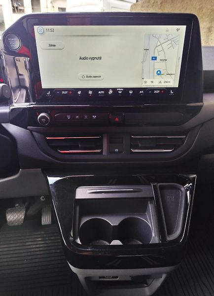 Ford Tourneo Custom (2024) 2.0 EcoBlue, 8st.aut., L2 - fotka 7 z 8