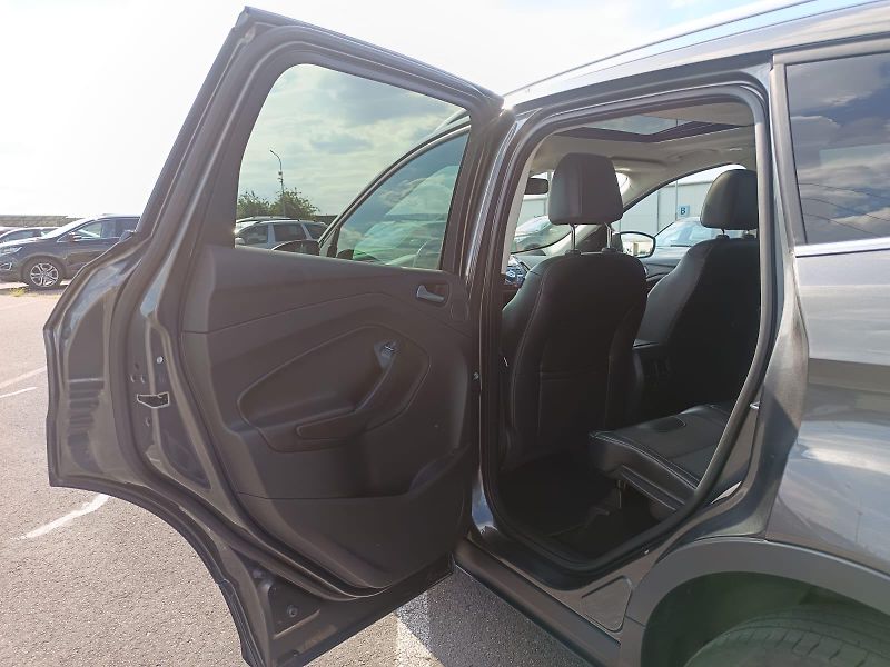 Ford Kuga (2015) - fotka 26 z 37