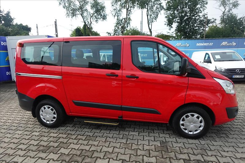 Ford Transit Custom 2,0 TDCi  L1H1 BUS KLIMA SERVI - fotka 6 z 28
