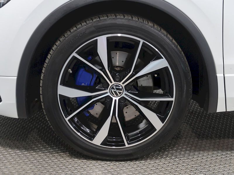 Volkswagen Tiguan (2023) R 2.0TSI 235kW DSG 4x4 - fotka 12 z 38