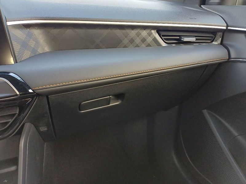 MG MG3 ELEGANCE 1,5l 85 kW - fotka 14 z 25