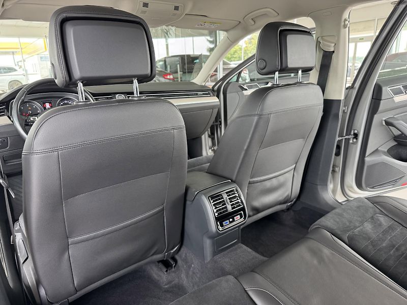 Volkswagen Passat 2,0TDI DSG*Highline*REZERVACE! - fotka 15 z 32