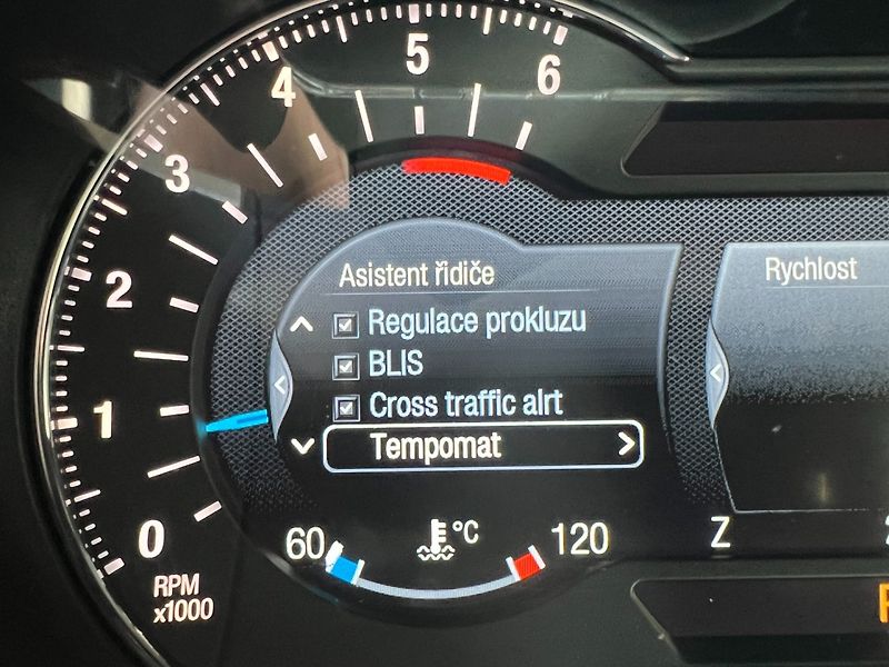 Ford S-MAX (2018) Titanium! 2.0TDCi 132kW! LED! - fotka 24 z 40
