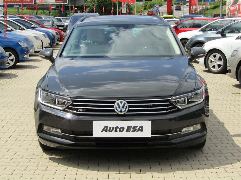 Volkswagen Passat (2018) 1.4TSi, DSG, výhřev sed. - fotka 2 z 19