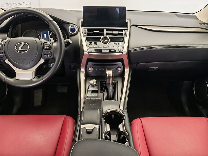 Lexus NX 300h 2.5 300h 145kW 4WD Best Busine - fotka 13 z 39
