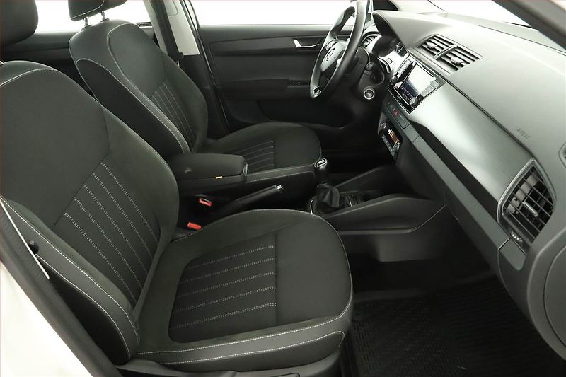 Škoda Fabia (2021) Style 1.0 TSI, ČR,1.maj - fotka 7 z 14